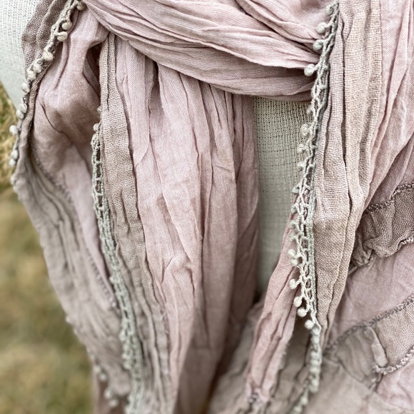 Linen Scarf - Picture 3 of 3